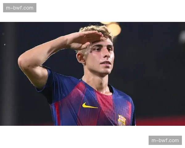 人物聚焦：从无名小将到关键先生，揭秘巴萨年轻后卫库巴西的崛起